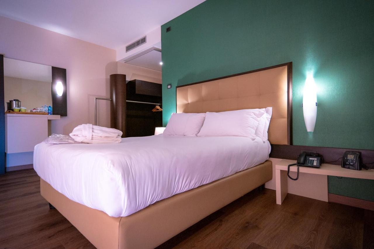 Una Hotels Mh Matera Exterior photo