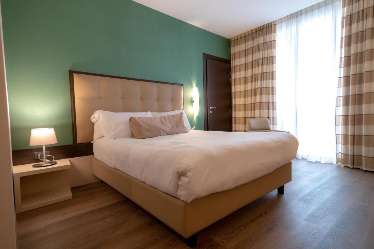 Una Hotels Mh Matera Exterior photo