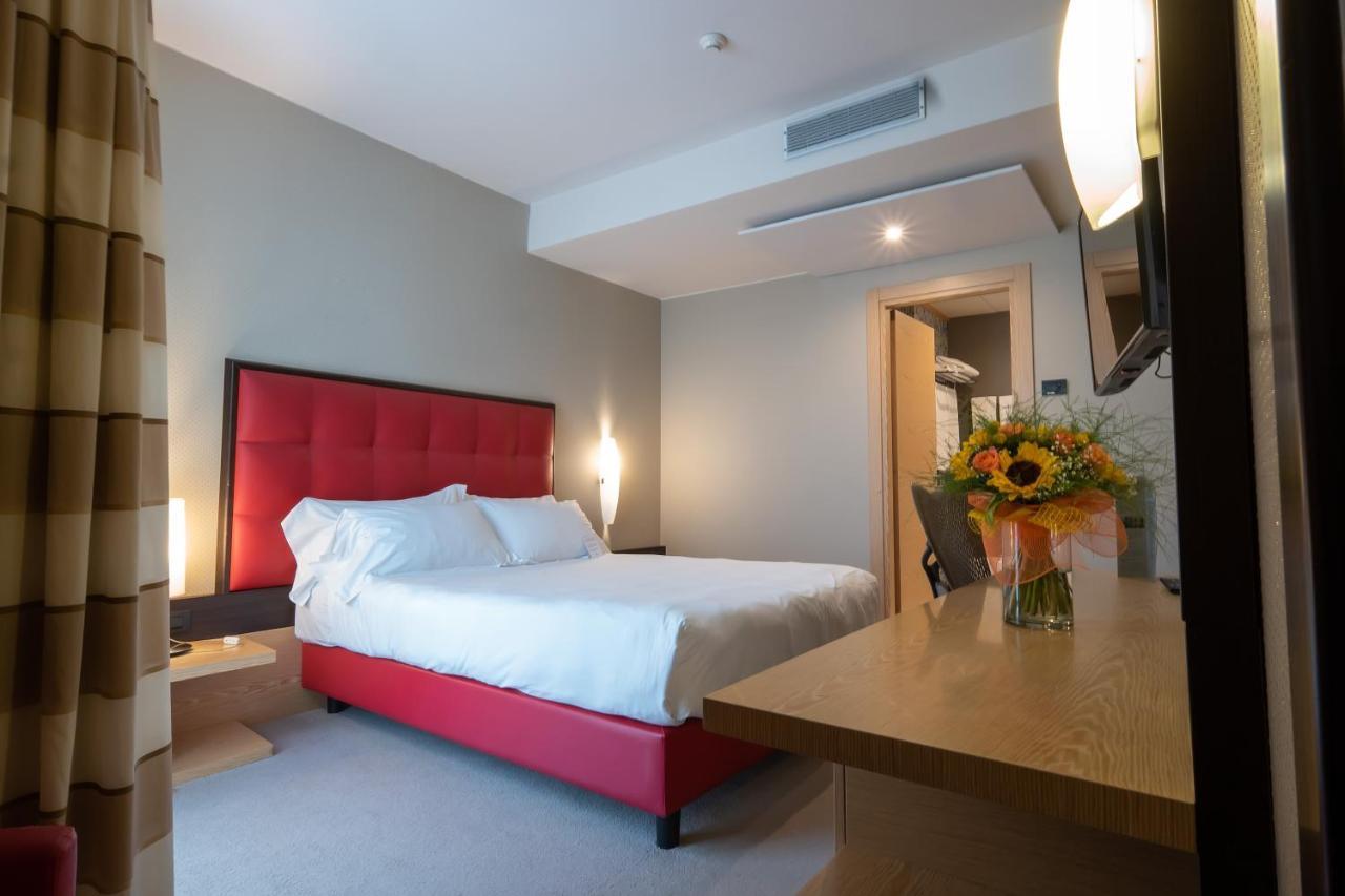 Una Hotels Mh Matera Exterior photo