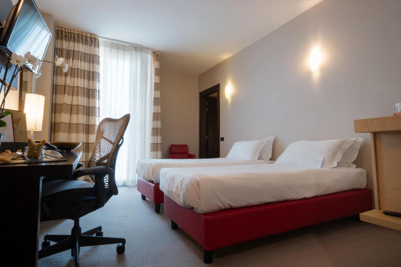 Una Hotels Mh Matera Exterior photo